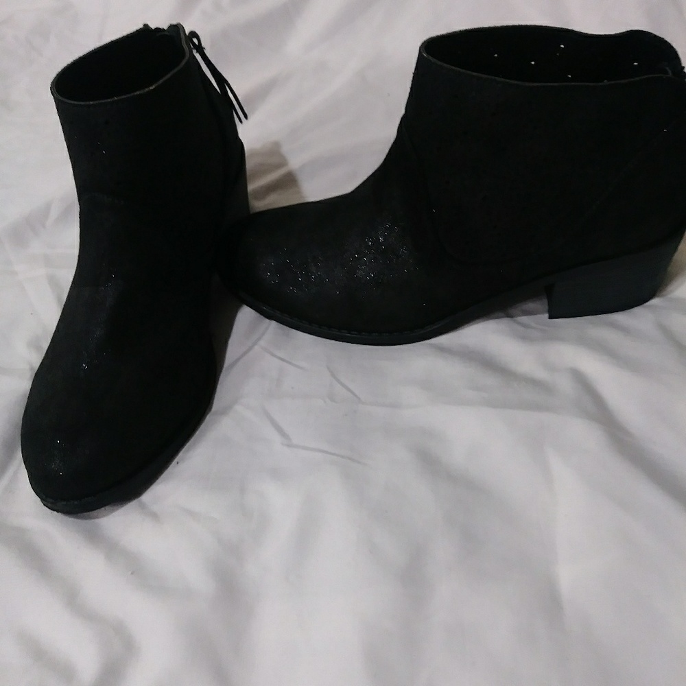 Girls boots